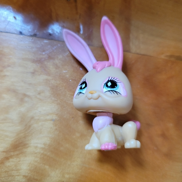 Littlest Pet Shop LPS #506 Bunny Rabbit Cream Pink Blue Green Eyes 2006 - Picture 11 of 11